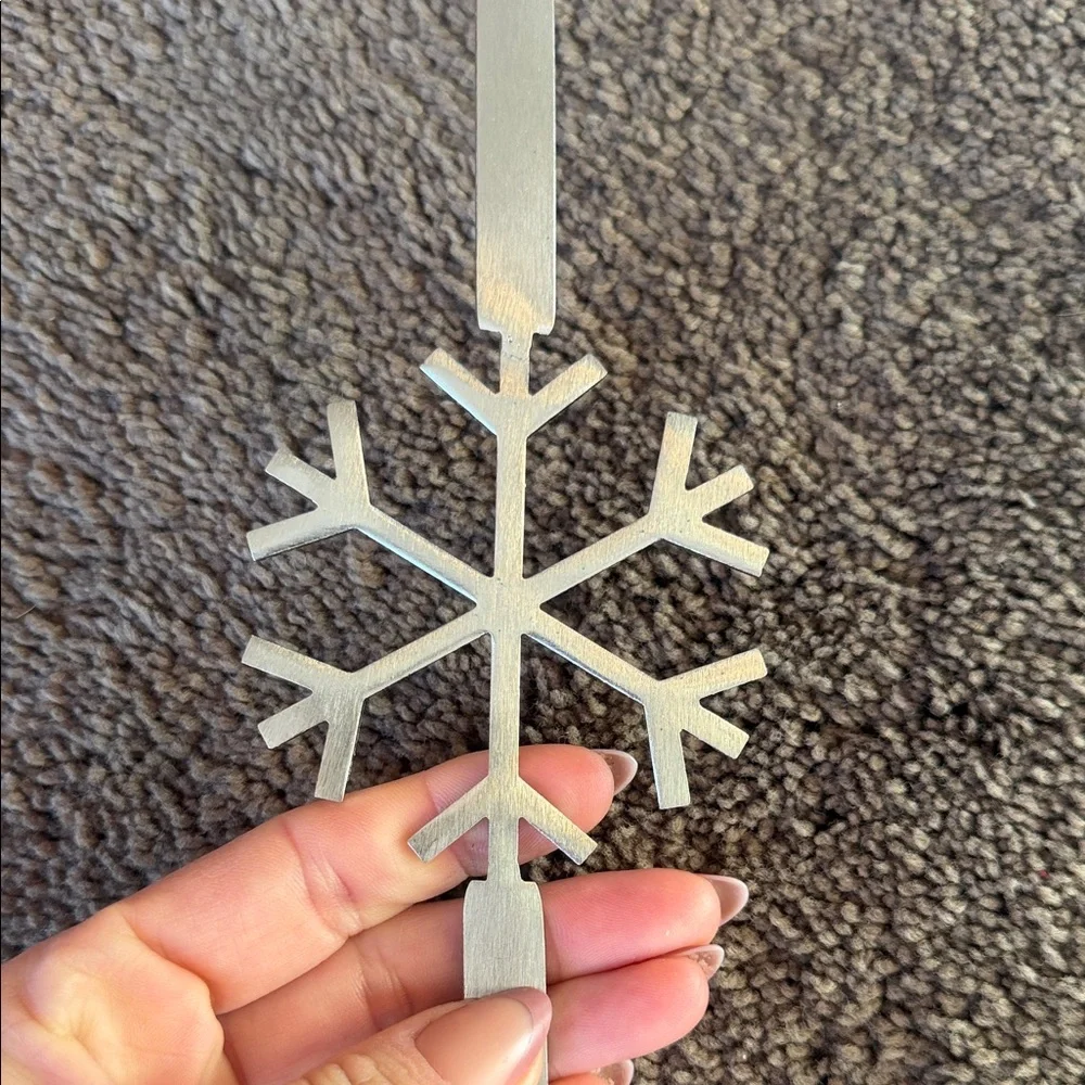 Silver Snowflake Door Hanger